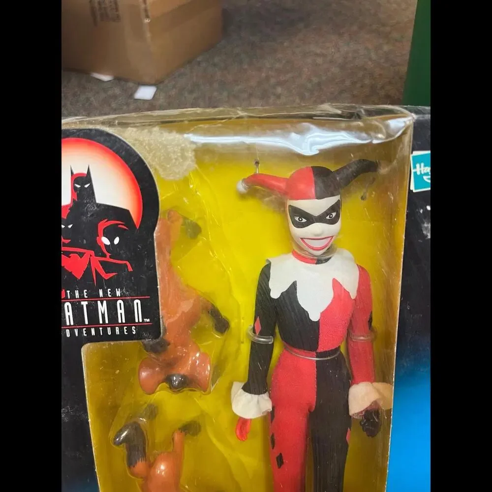 The New Batman Adventures Harley Quinn Action Figure Doll with 2 Pet‎ Hyenas NIB